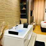 Appartamento Cosy Jacuzzi - Secrets D'ana *