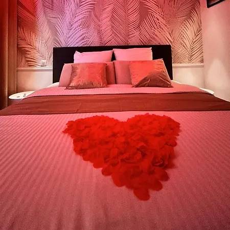 Cosy Jacuzzi - Secrets D'ana Apartment